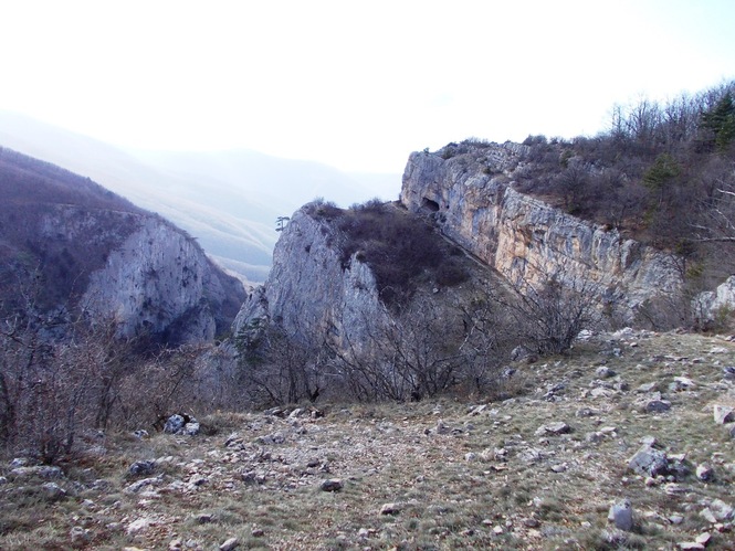 Вид на коровий грот и Большой каньон Крыма